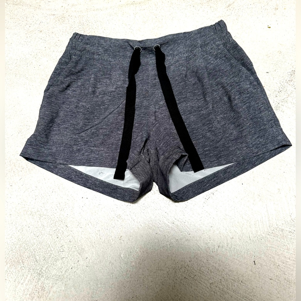 Lululemon pleated grey athleasure shorts